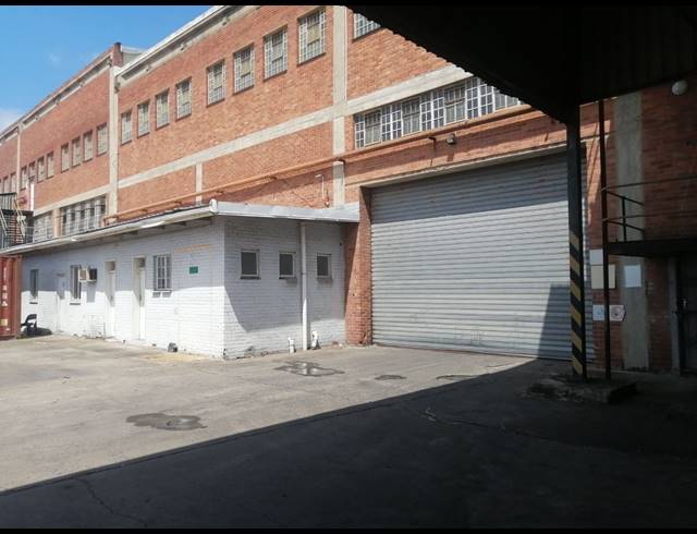 3,140M² FACTORY TO LET IN NEW GERMANY